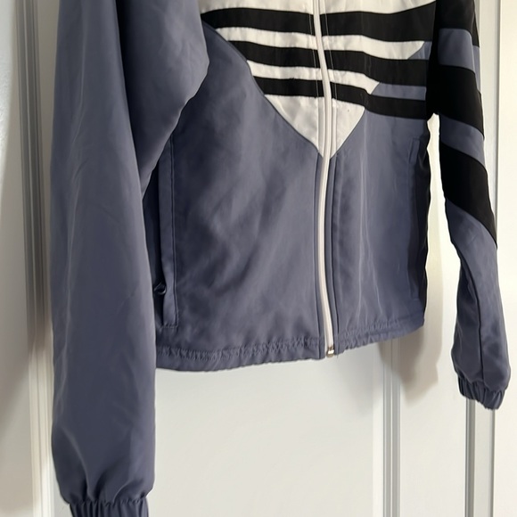 Adidas spring jacket. - Picture 6 of 10
